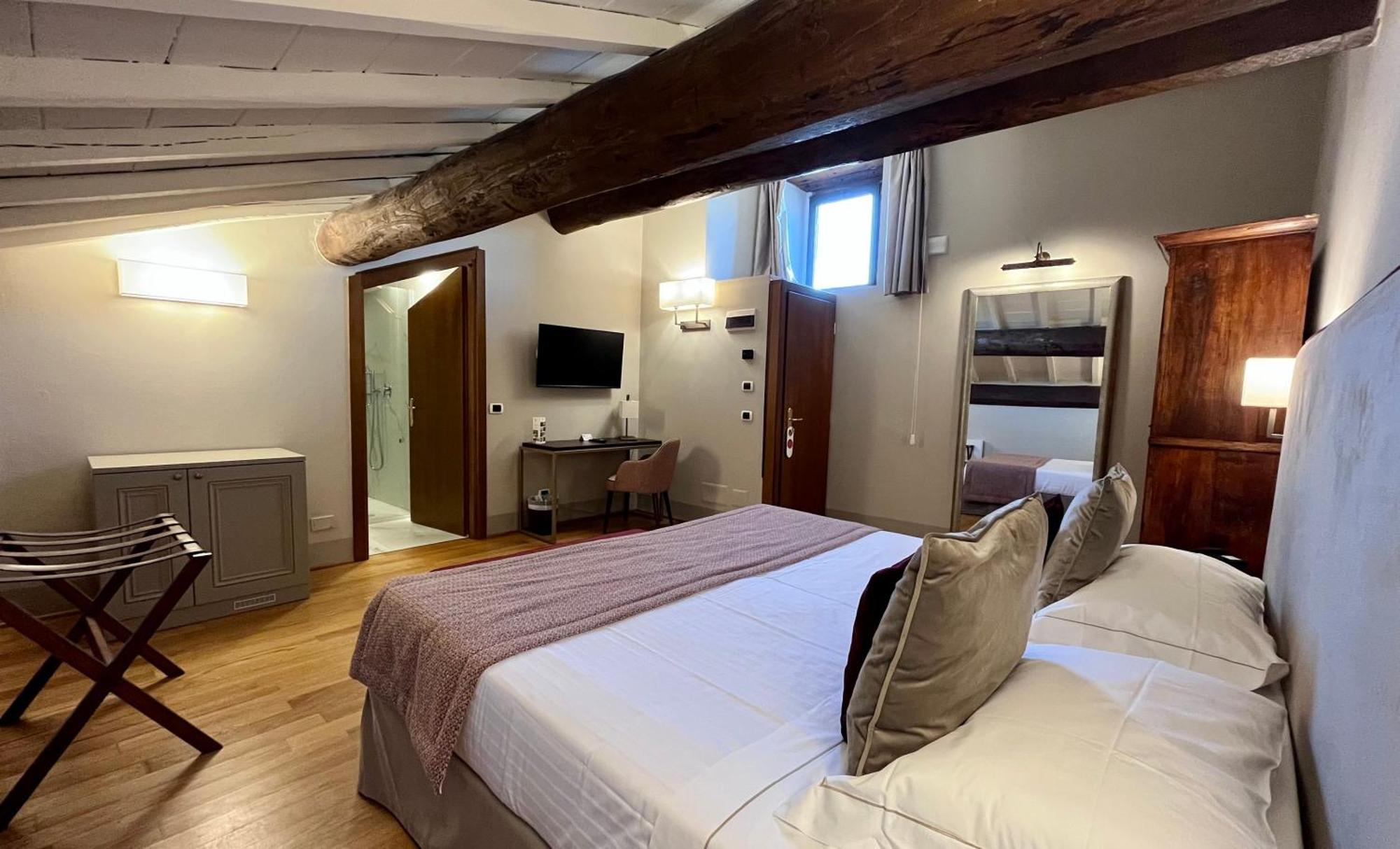 Relais Della Rovere Колле-ди-Валь-д'Эльса Номер фото
